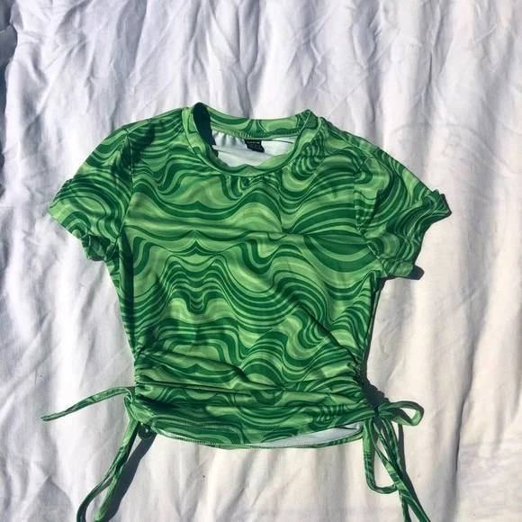 Green Tops - Picture 3 of 5